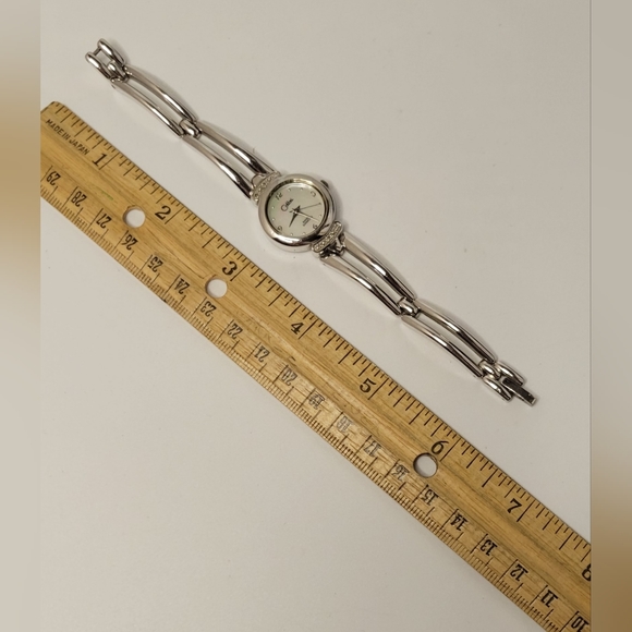 ▪︎Like New! Colibri Women's Watch - Picture 4 of 6